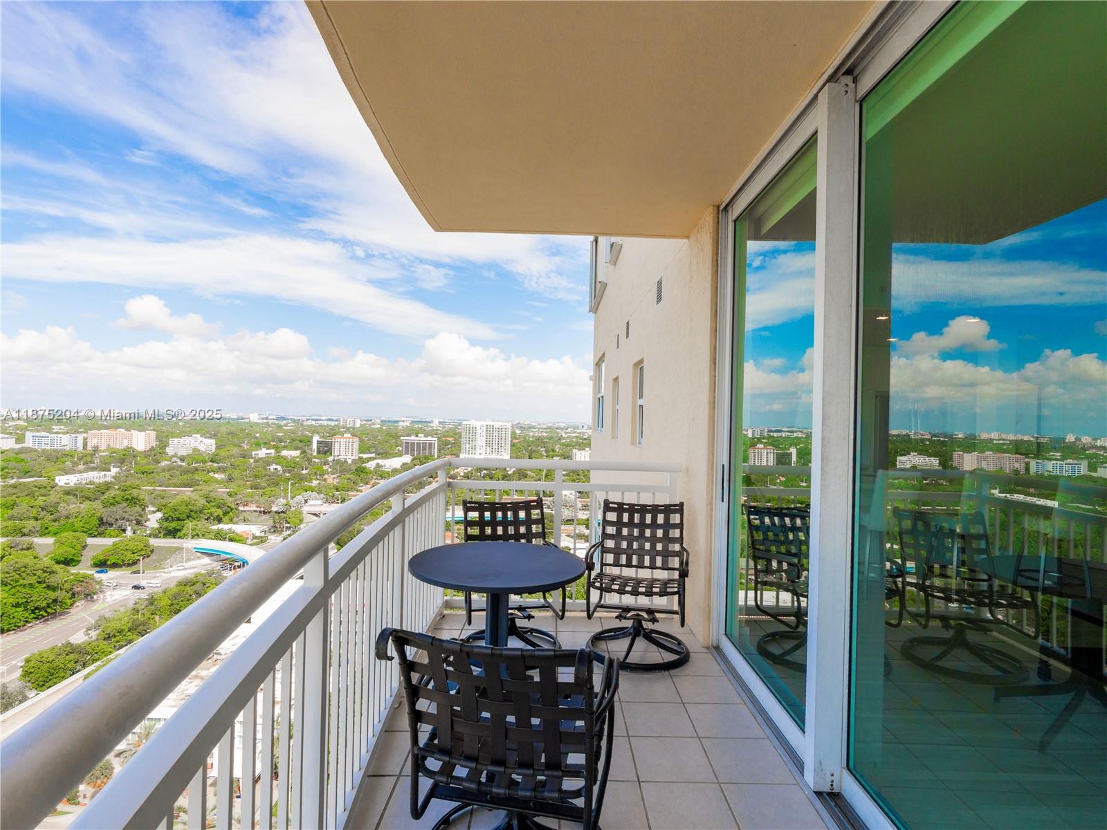 THE METROPOLITAN CONDO - Residential Lease