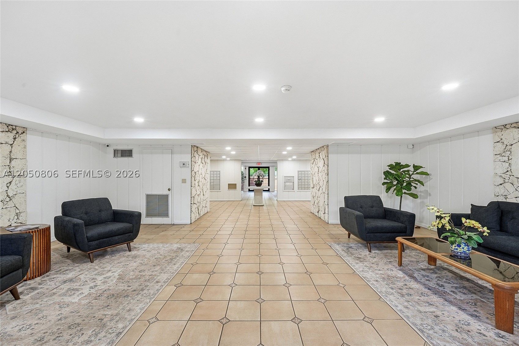 VILLA CAPRI CONDO - Residential