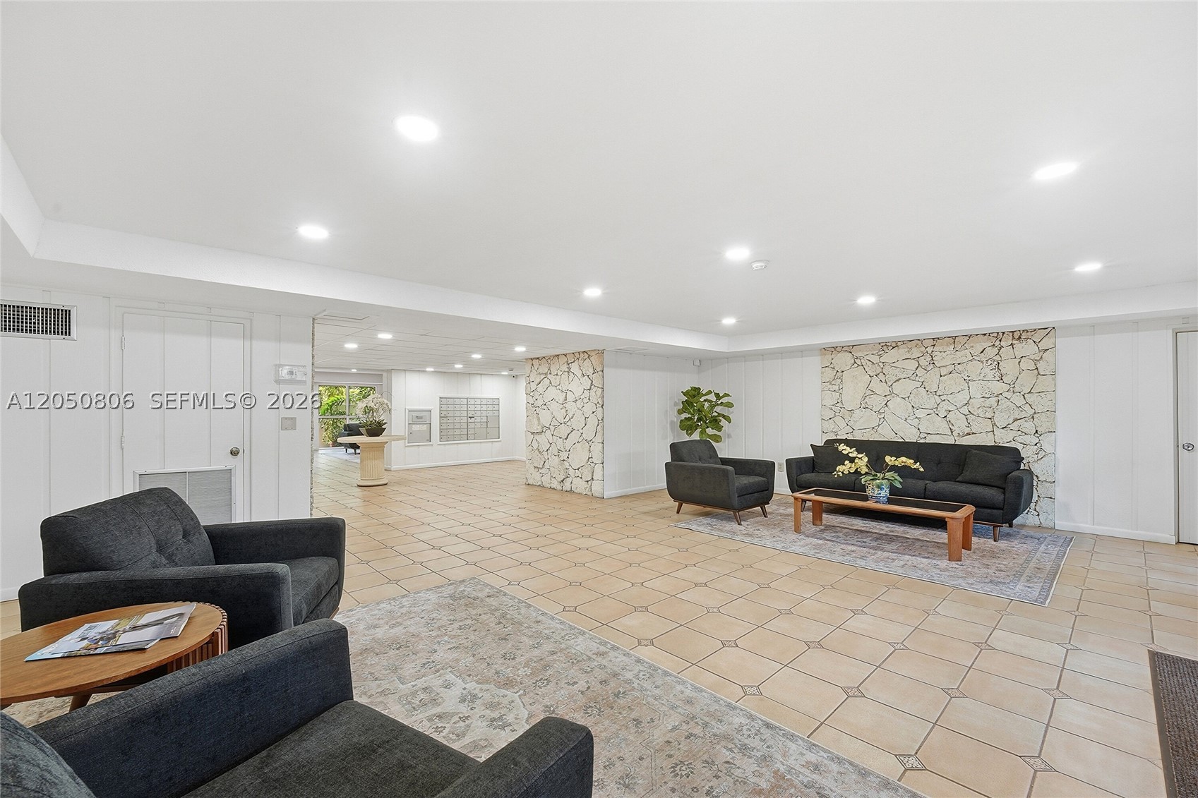 VILLA CAPRI CONDO - Residential