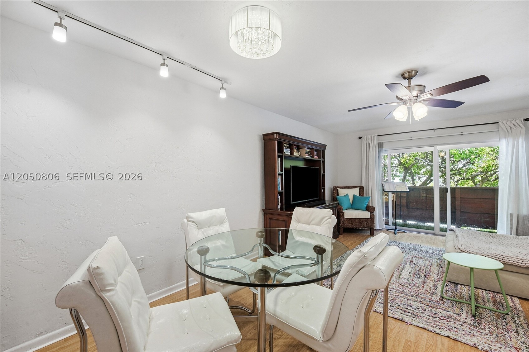 VILLA CAPRI CONDO - Residential