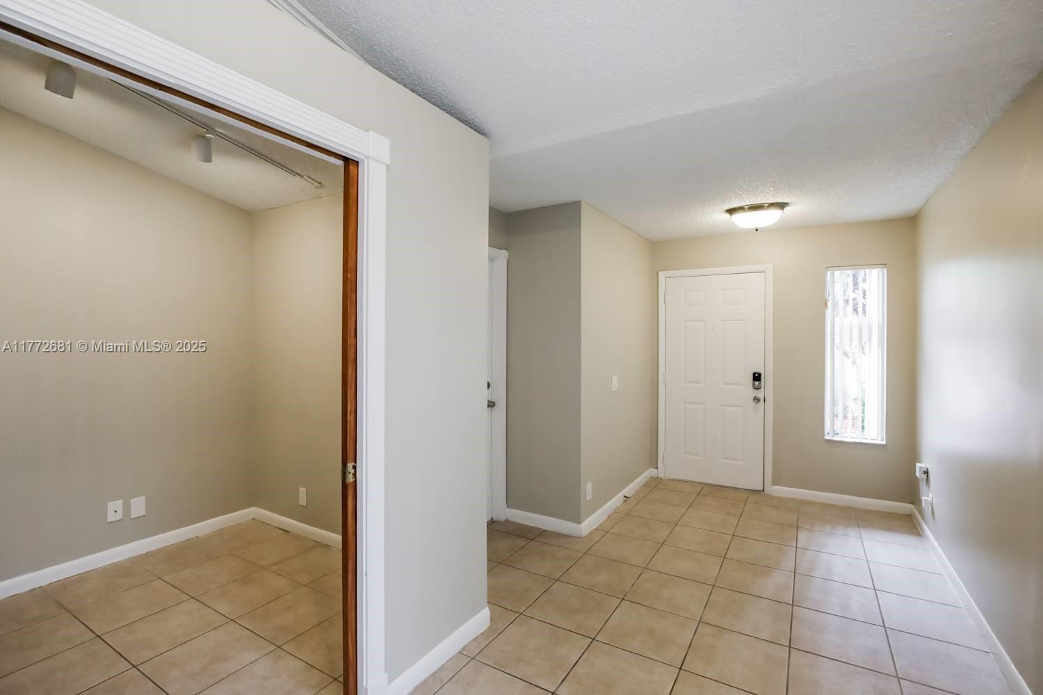 SECTORS 3 & 4 BOUNDARY PL - Residential Lease