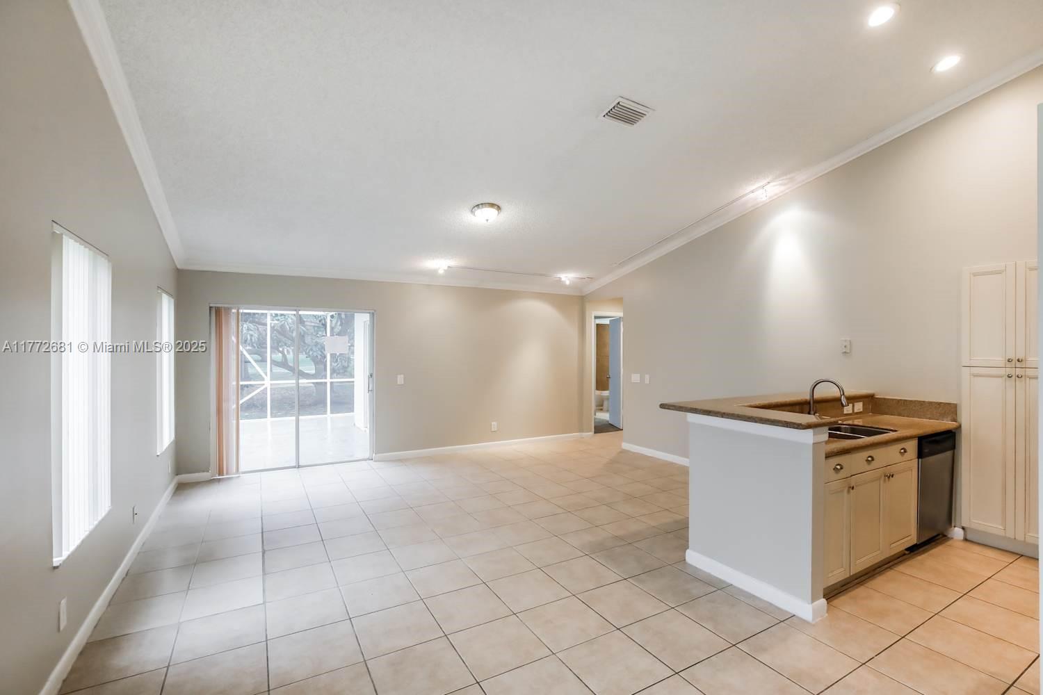 SECTORS 3 & 4 BOUNDARY PL - Residential Lease