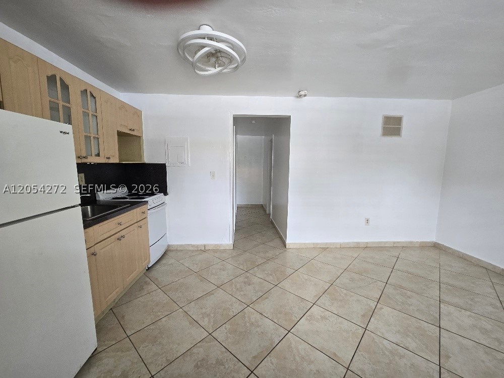BEACH MANOR CONDO - Residential Lease