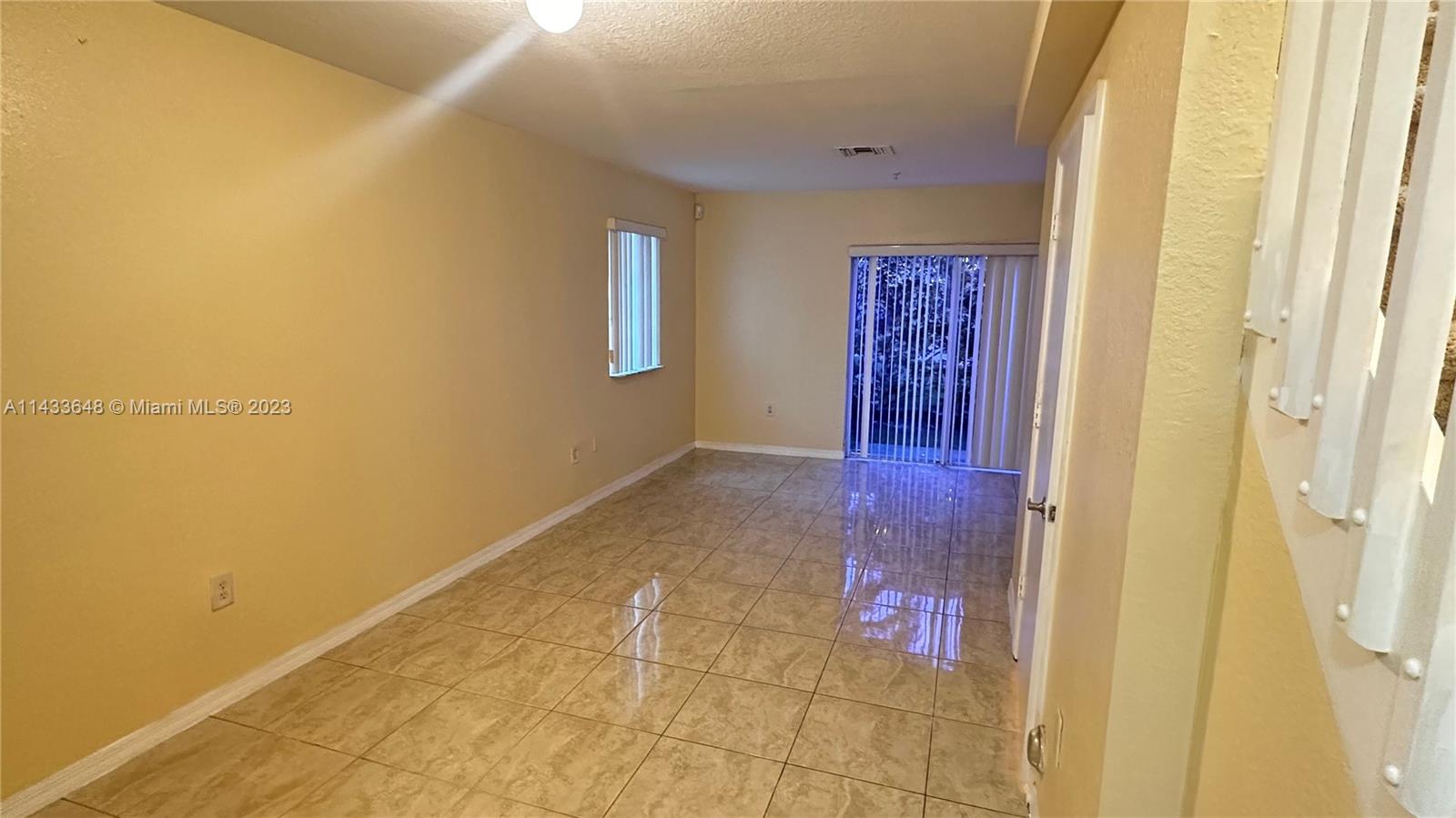 AQUA VISTA TOWNHOMES COND - Residential