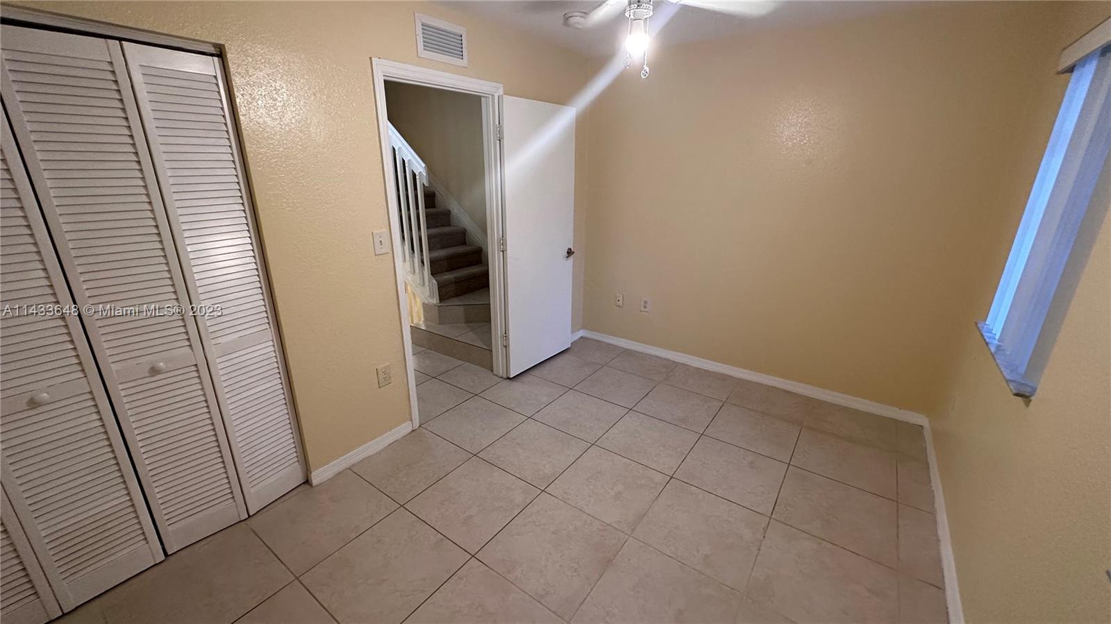 AQUA VISTA TOWNHOMES COND - Residential