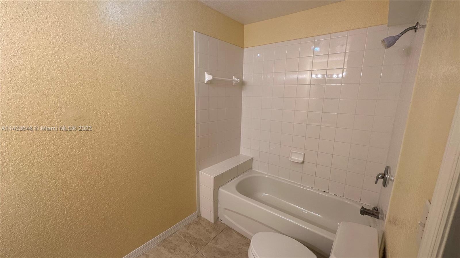 AQUA VISTA TOWNHOMES COND - Residential