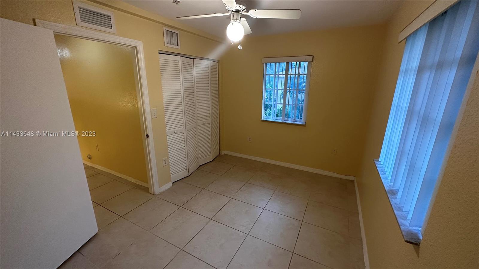 AQUA VISTA TOWNHOMES COND - Residential