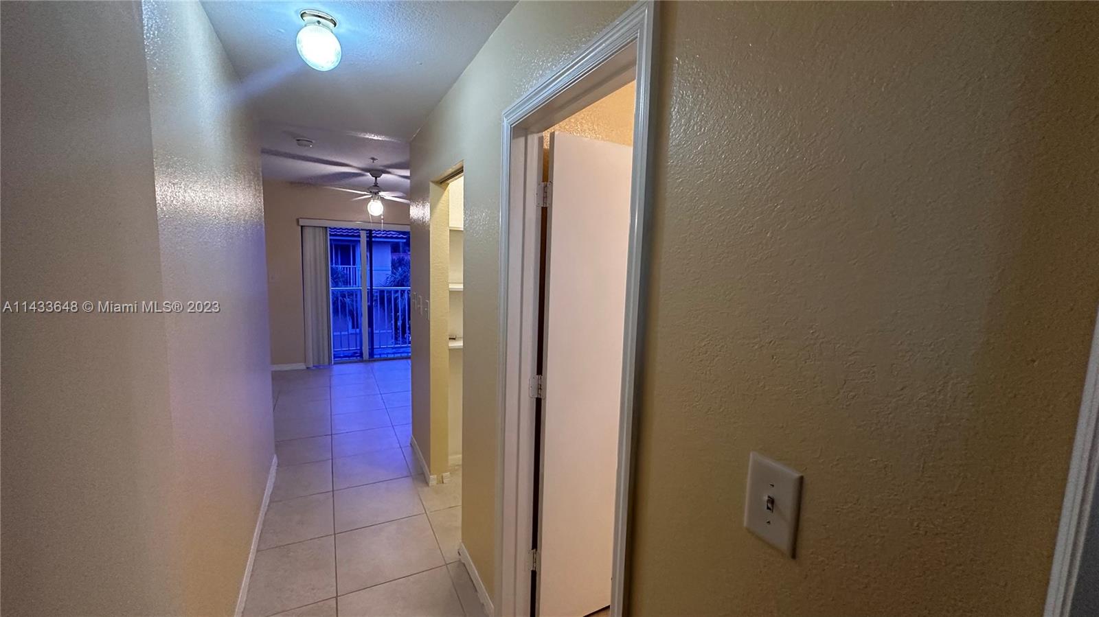 AQUA VISTA TOWNHOMES COND - Residential