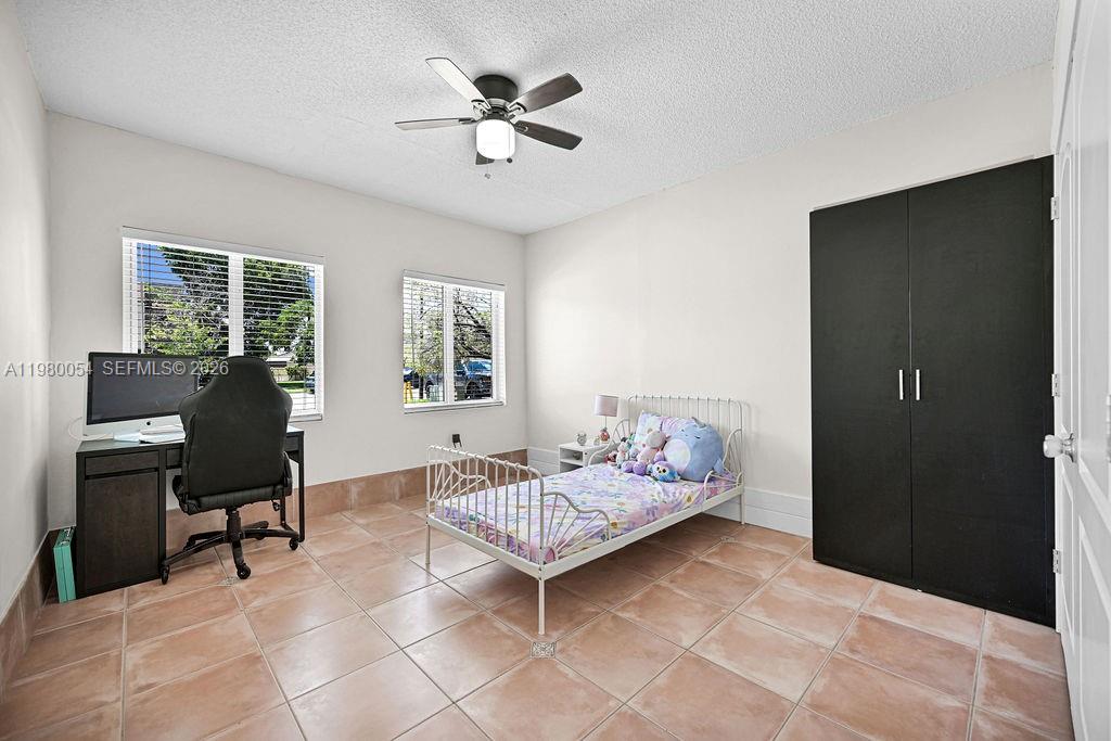 OAKVIEW CONDO NO 2 - Residential