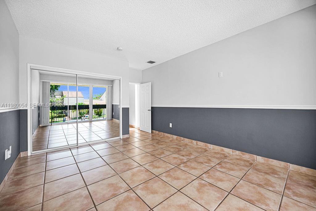 OAKVIEW CONDO NO 2 - Residential