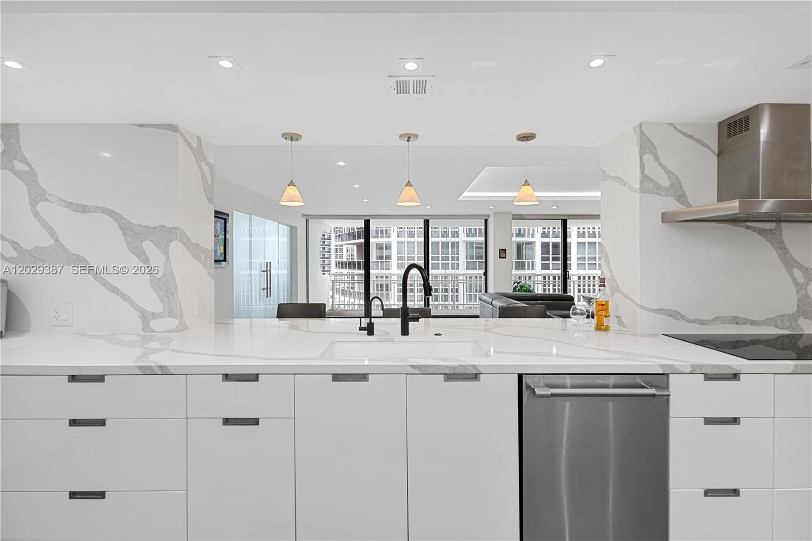 KENILWORTH CONDO - Residential