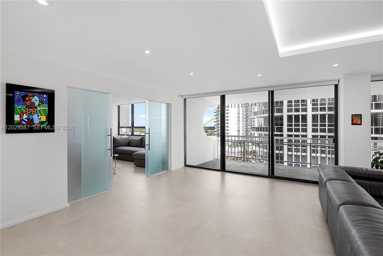KENILWORTH CONDO - Residential