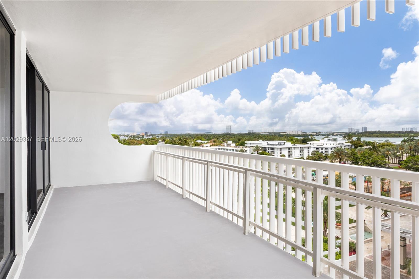 KENILWORTH CONDO - Residential