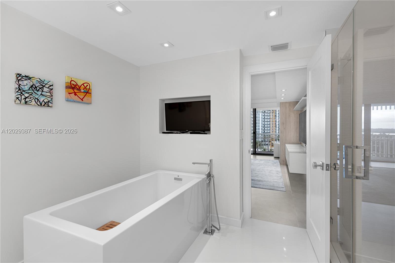 KENILWORTH CONDO - Residential