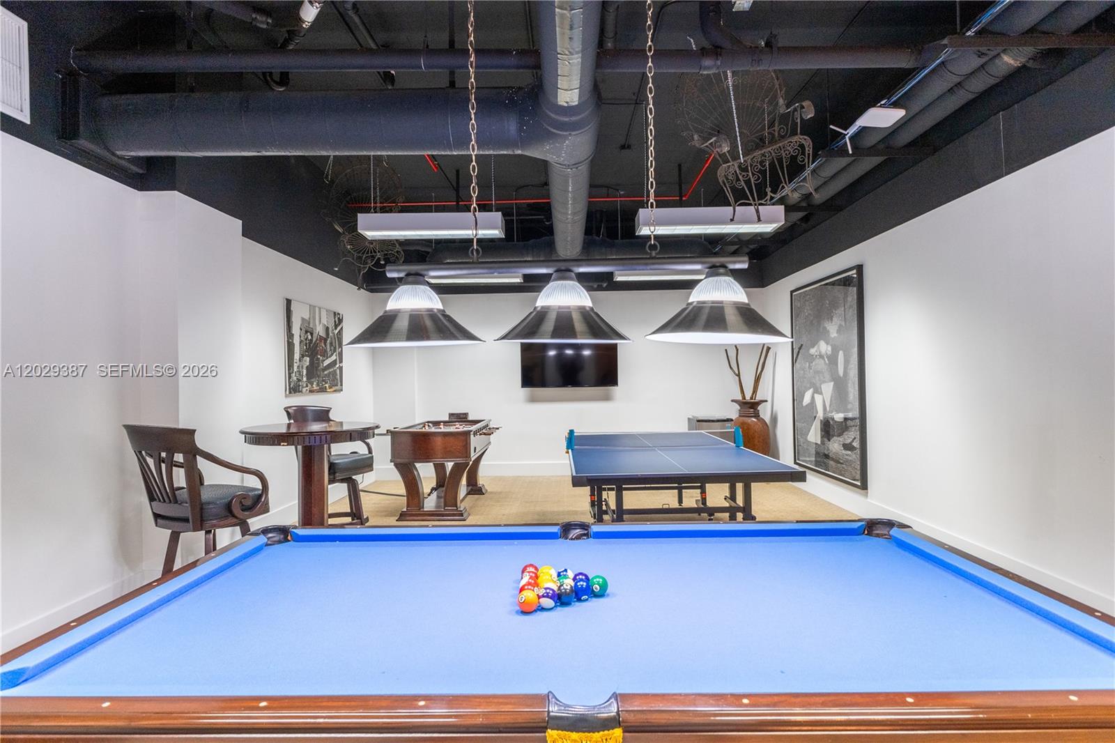 KENILWORTH CONDO - Residential