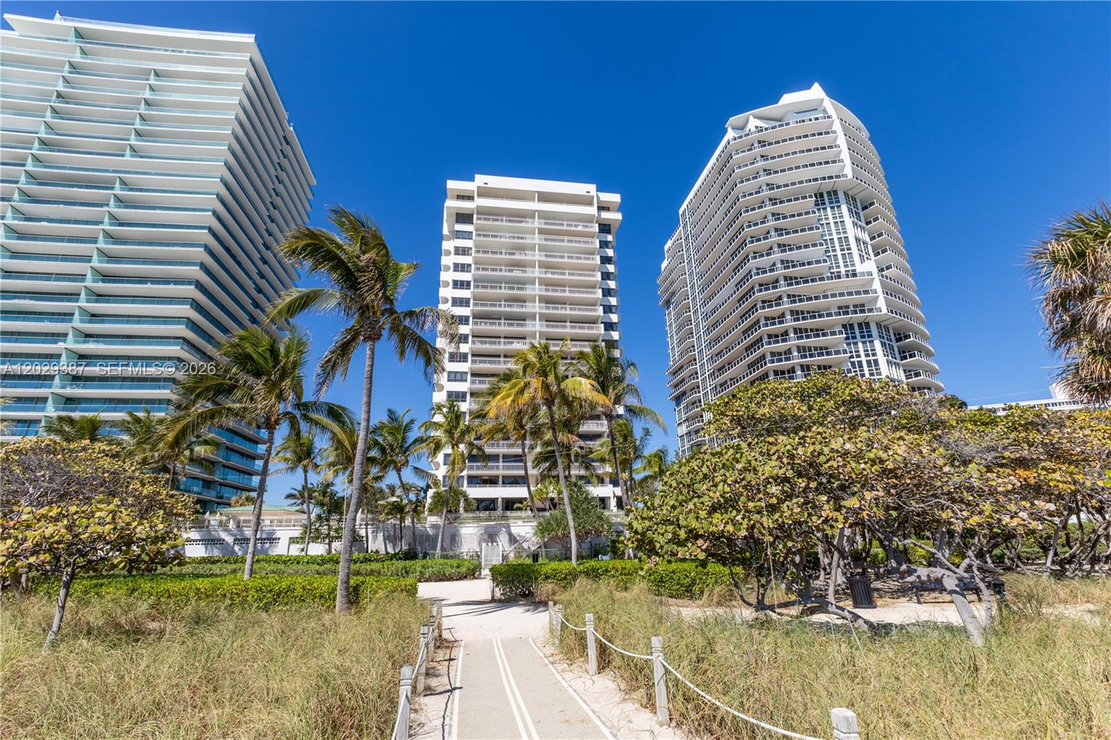 KENILWORTH CONDO - Residential
