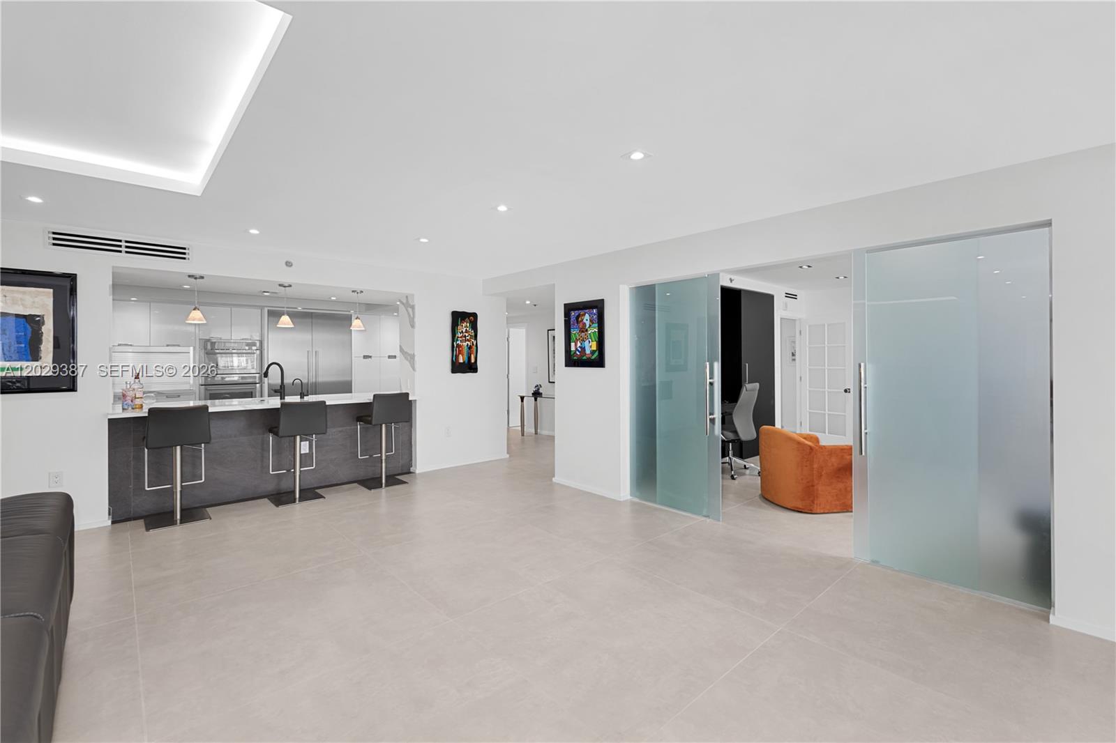 KENILWORTH CONDO - Residential
