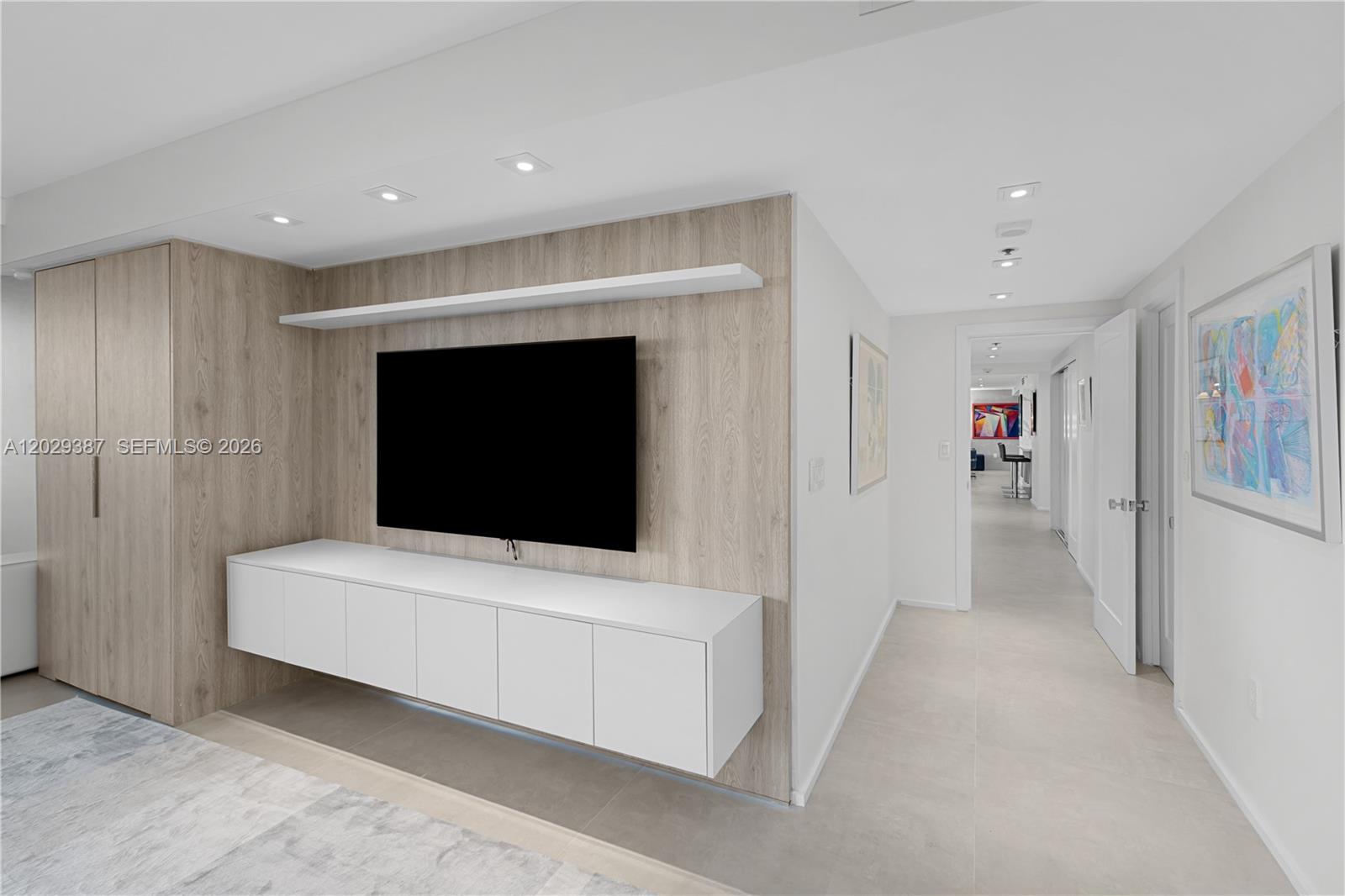 KENILWORTH CONDO - Residential