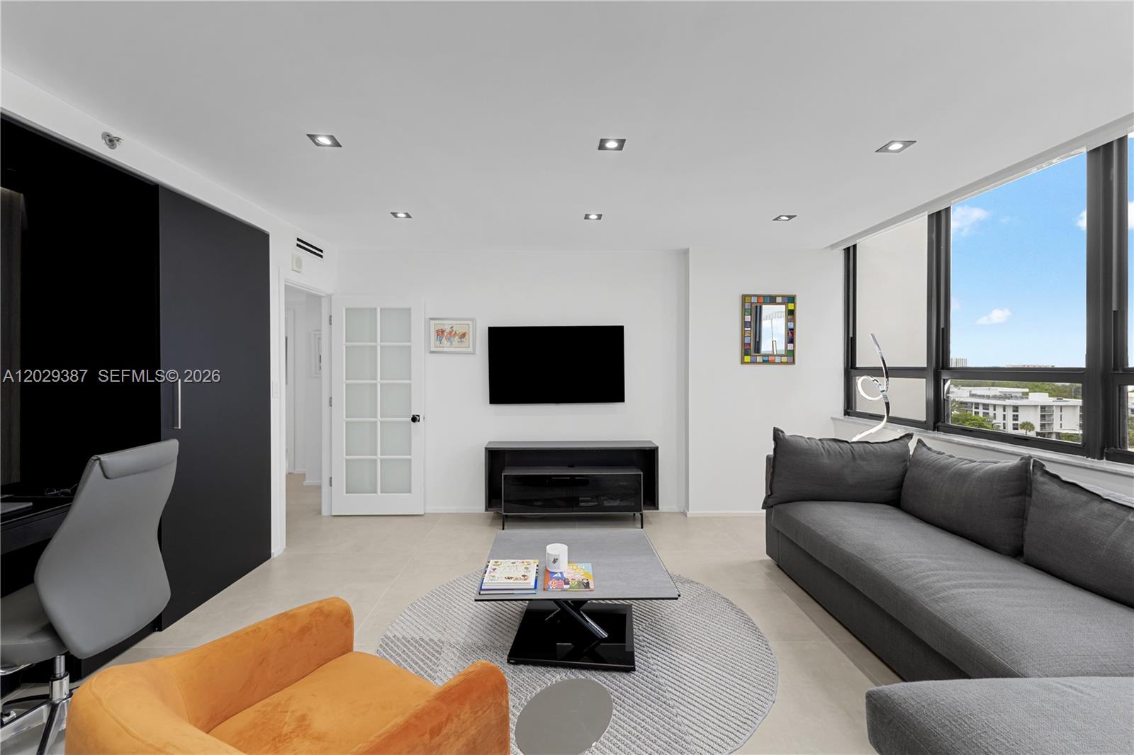 KENILWORTH CONDO - Residential