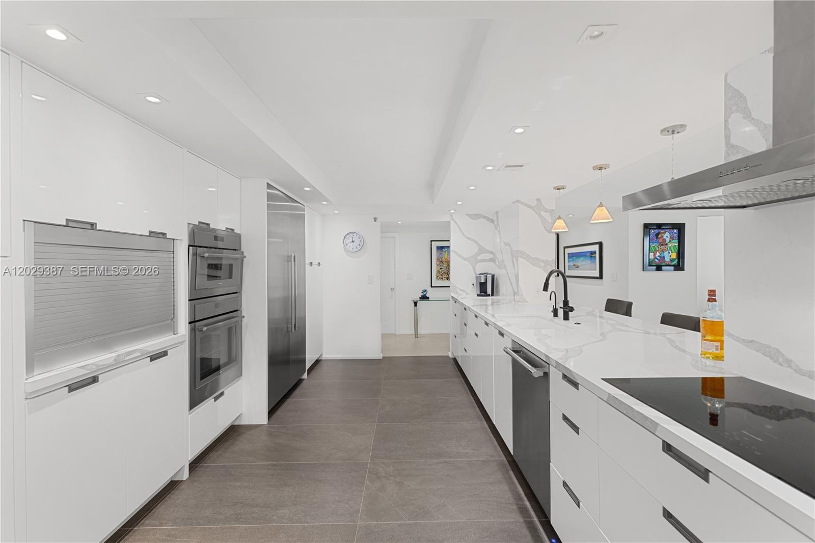 KENILWORTH CONDO - Residential