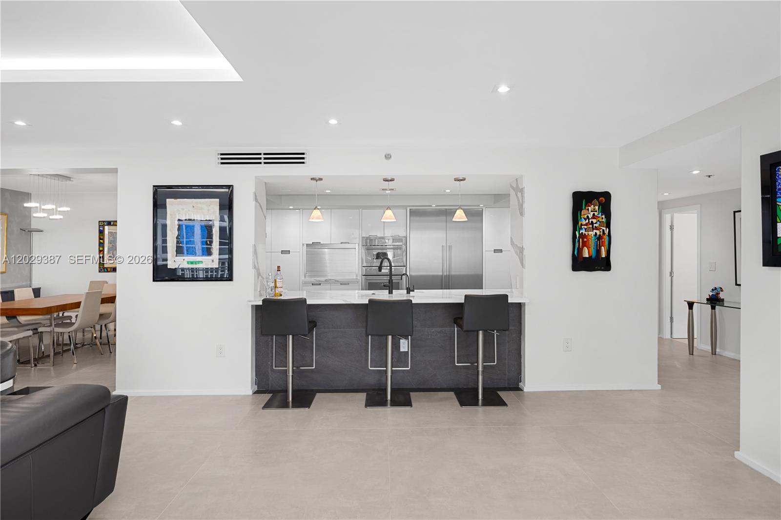 KENILWORTH CONDO - Residential