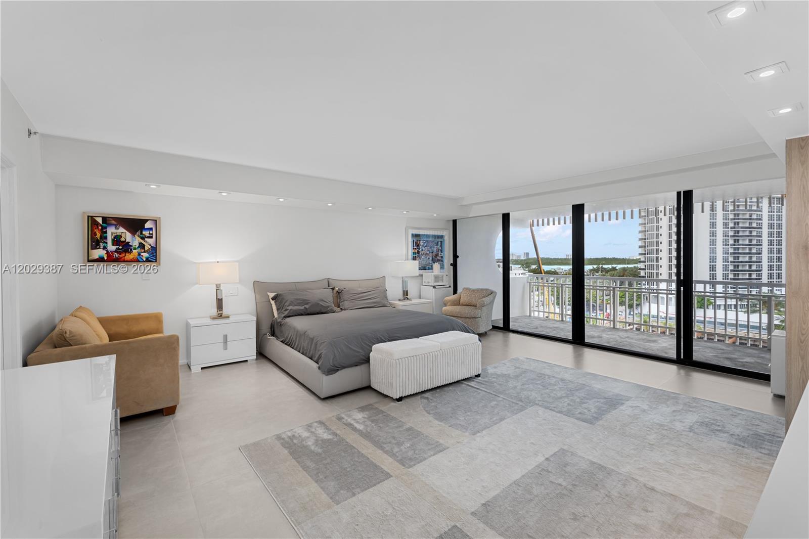 KENILWORTH CONDO - Residential