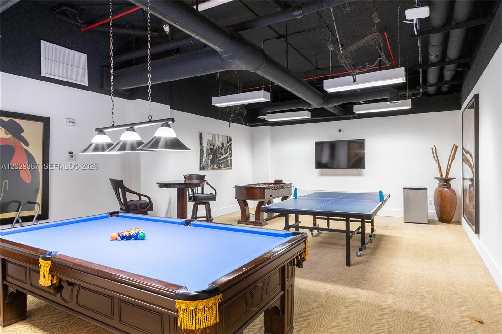 KENILWORTH CONDO - Residential