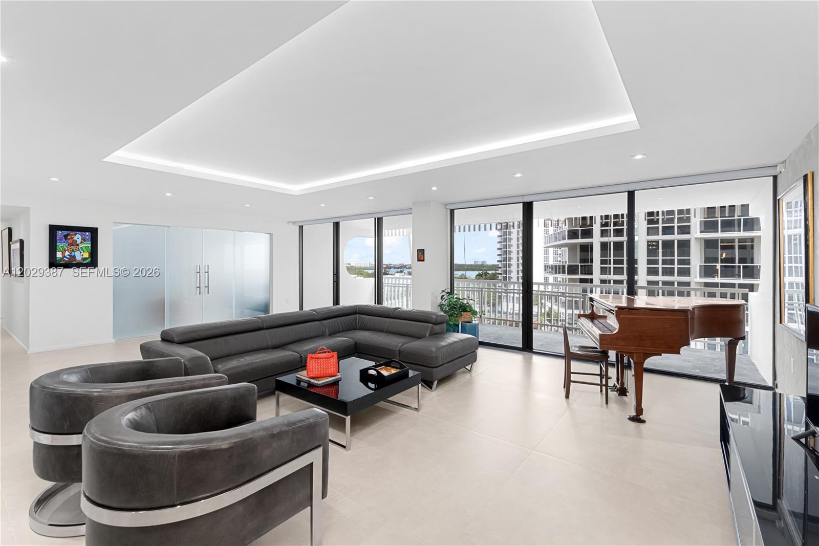 KENILWORTH CONDO - Residential
