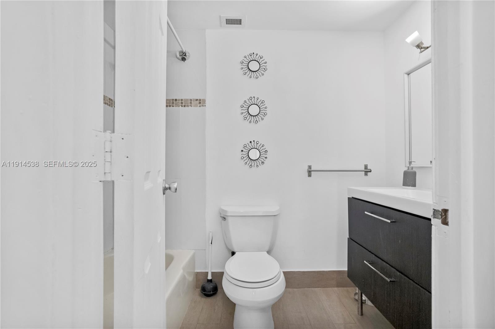ARLEN HOUSE WEST CONDO - Residential