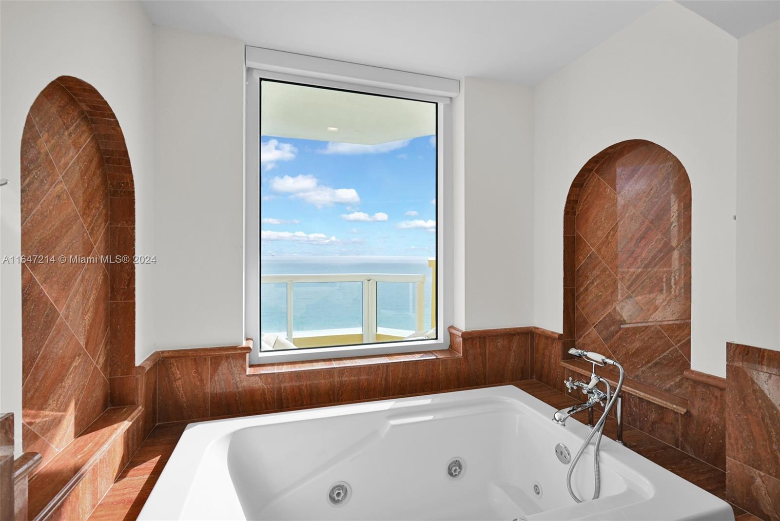 ACQUALINA - Residential