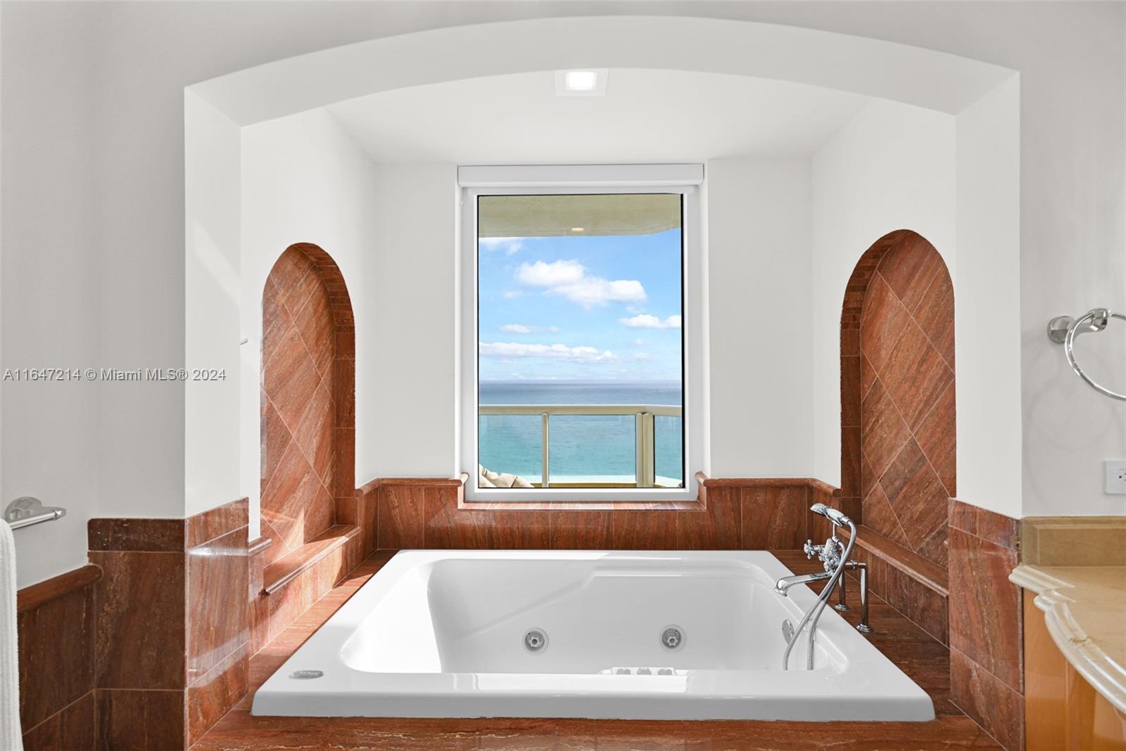 ACQUALINA - Residential