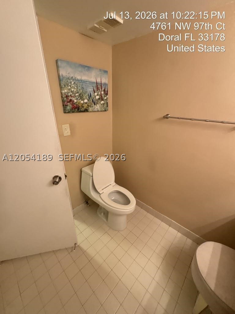 THE GREENS AT DORAL CONDO - Residential Lease