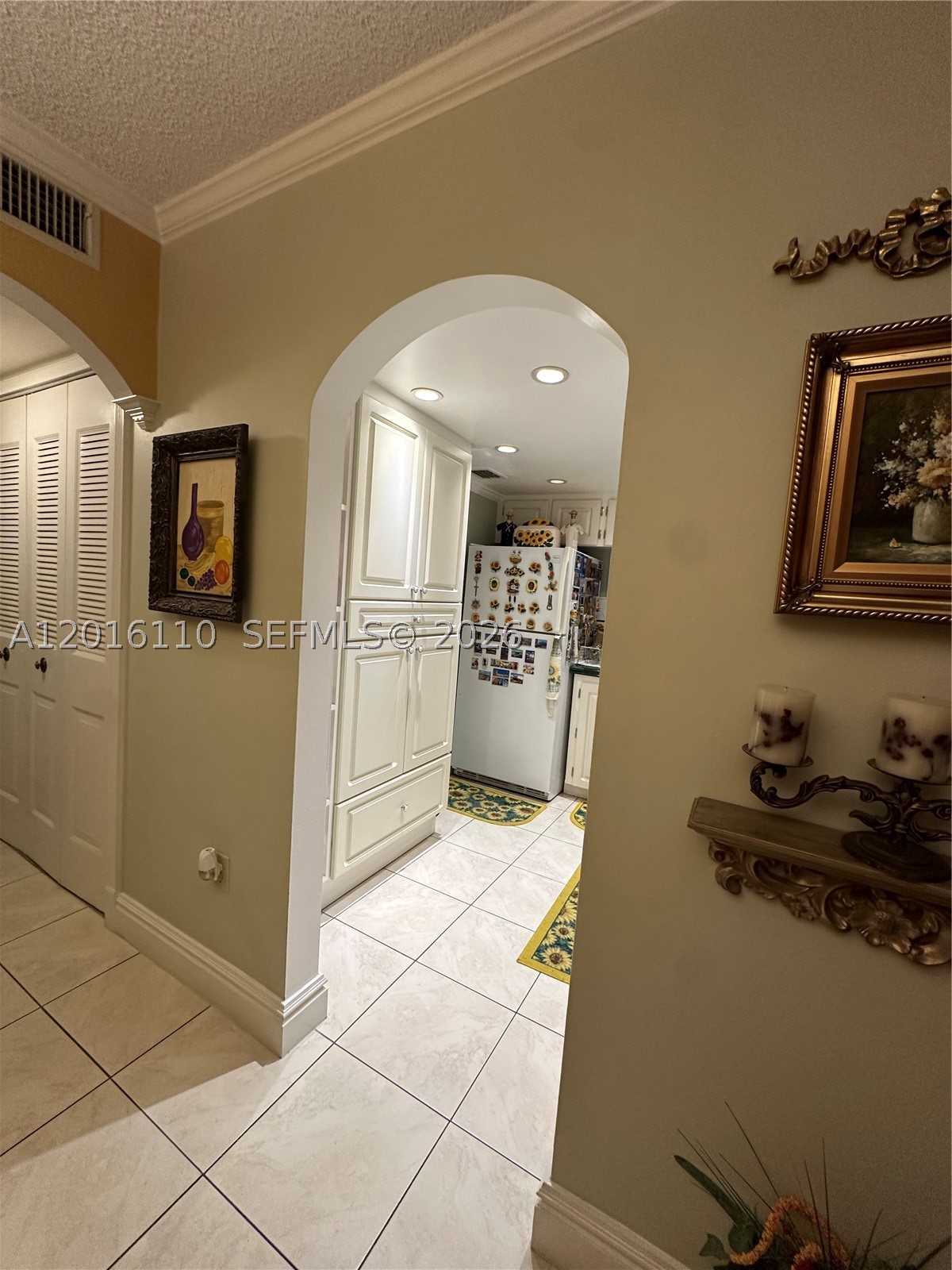 VERSAILLES GARDENS II CON - Residential