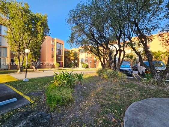 VERSAILLES GARDENS II CON - Residential