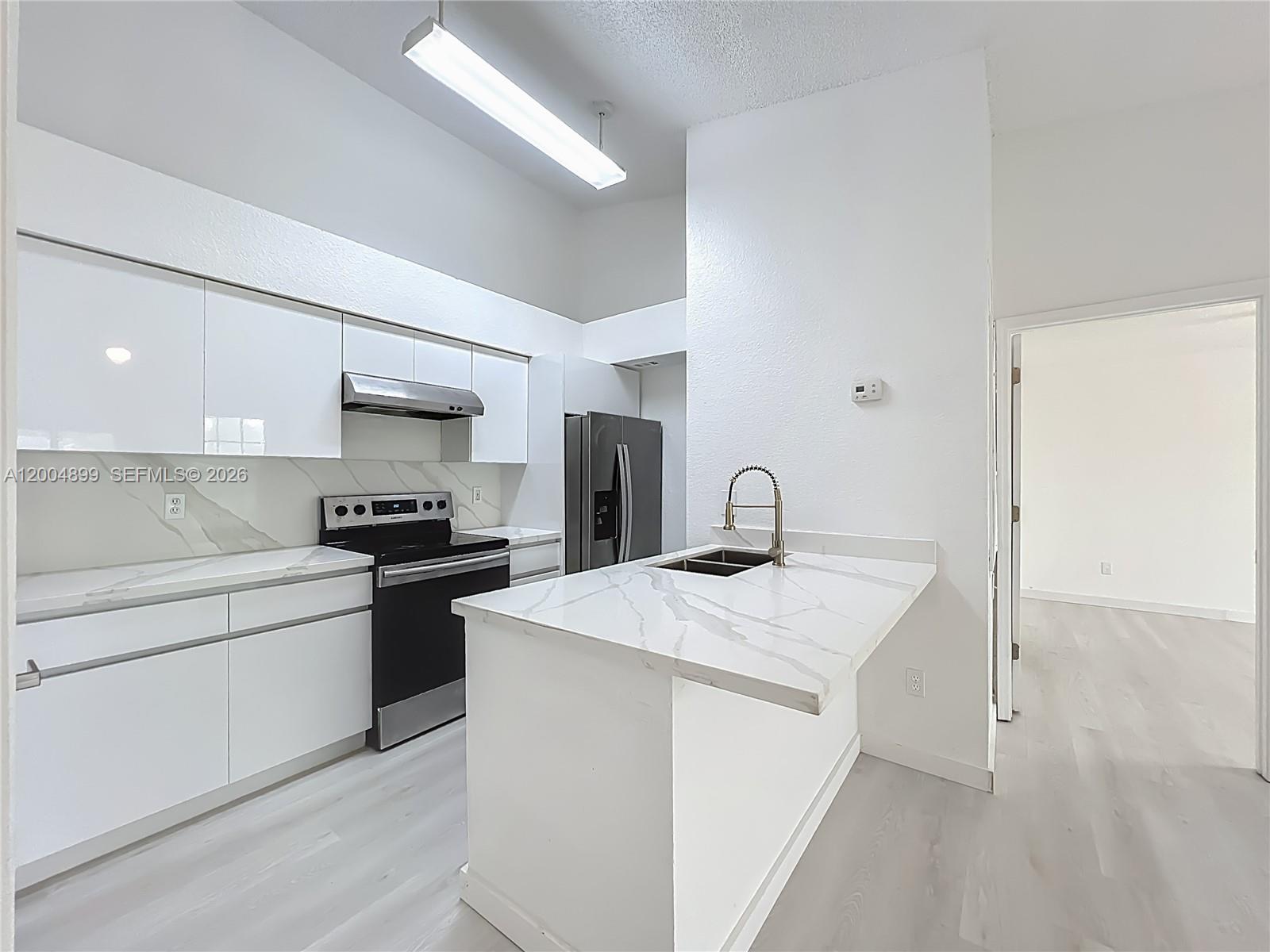 Belmont/PK CENTRAL CONDO - Residential