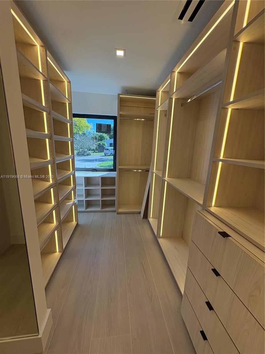 PARIS ESTS - Residential Lease