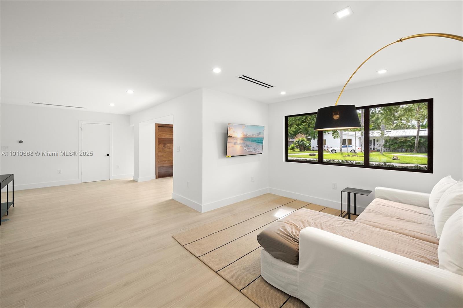PARIS ESTS - Residential Lease