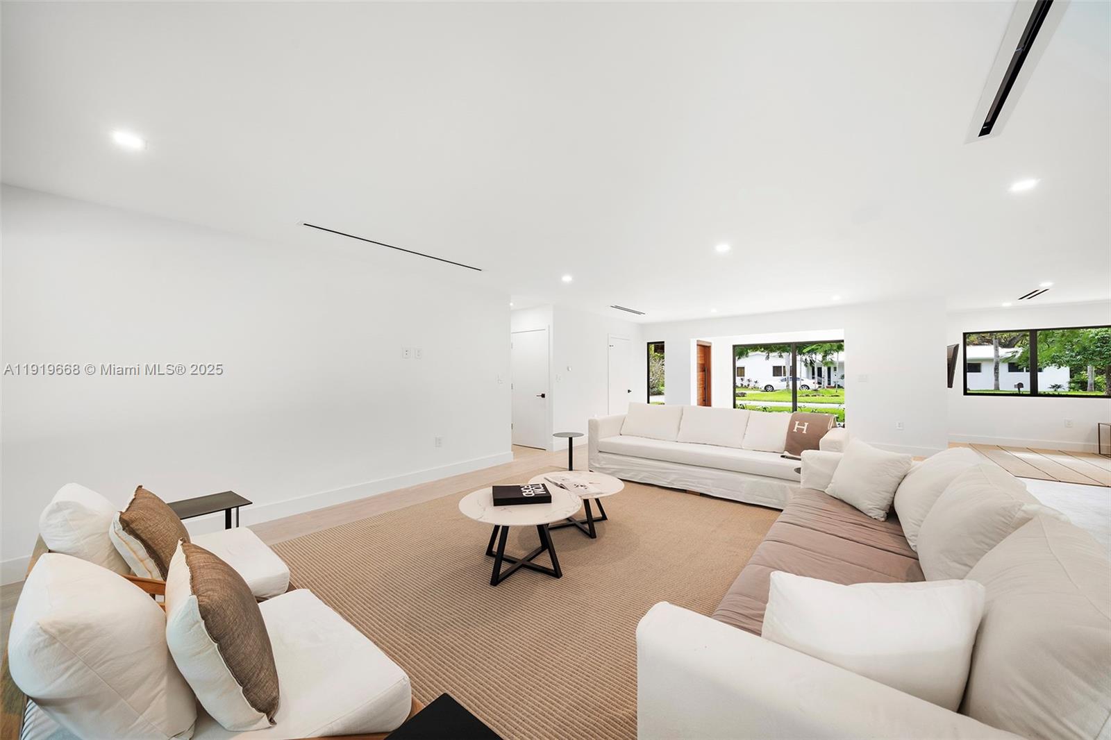 PARIS ESTS - Residential Lease
