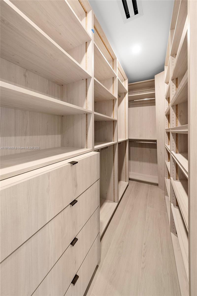 PARIS ESTS - Residential Lease