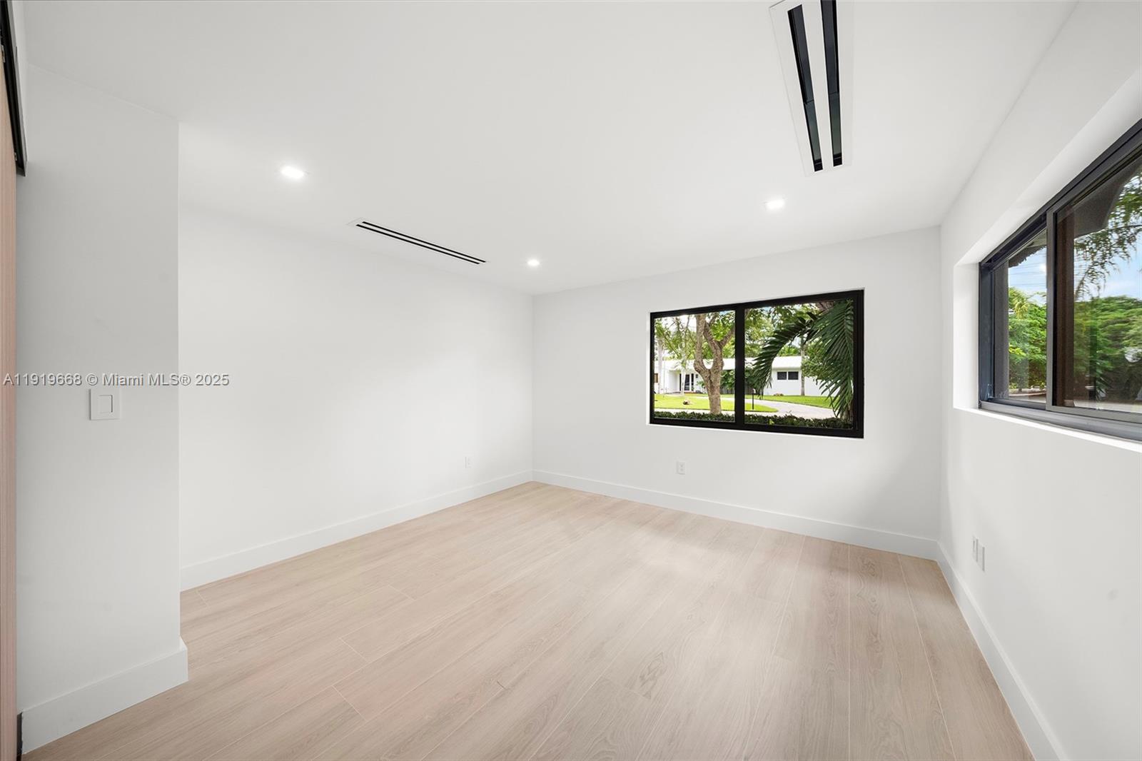 PARIS ESTS - Residential Lease