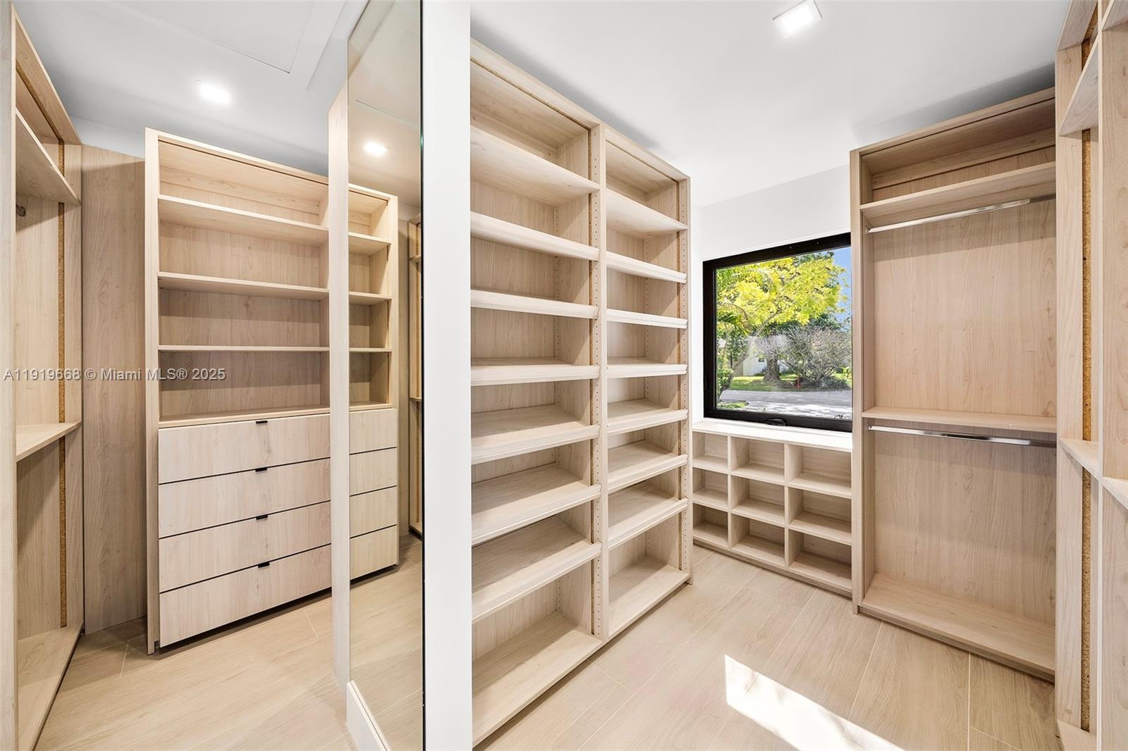 PARIS ESTS - Residential Lease