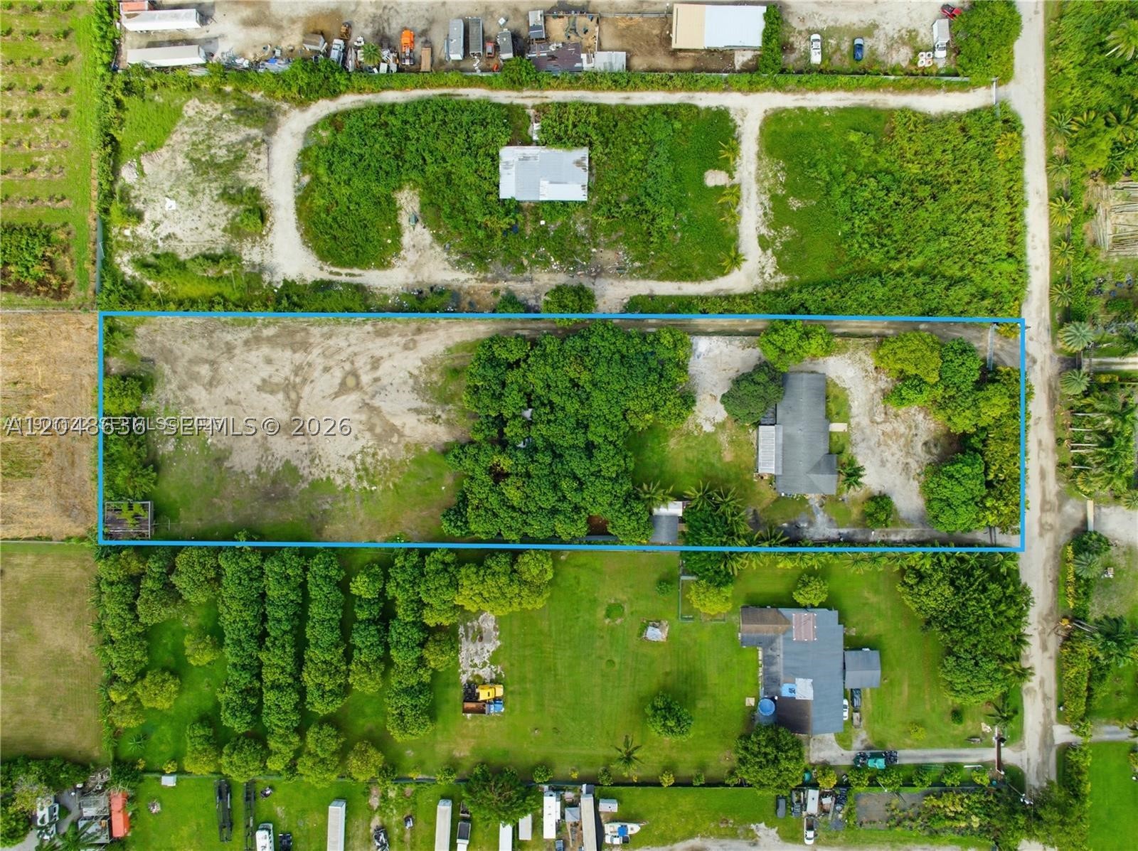 Beautiful home in peaceful agricultural area near West Kendall. New GAF roof, bright spaces, large lot for garden or pool. Don’t miss this opportunity