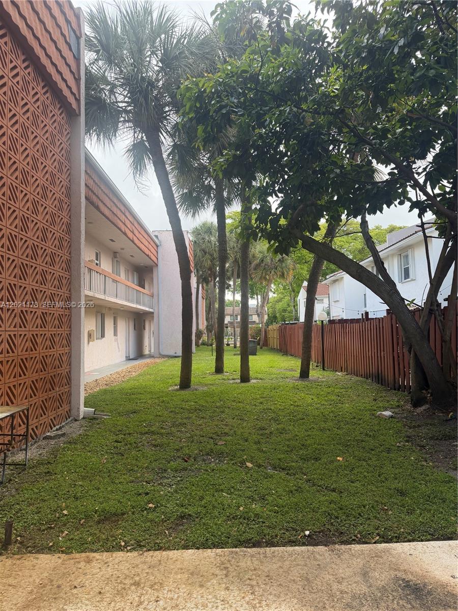 COUNTRYSIDE CONDO - Residential