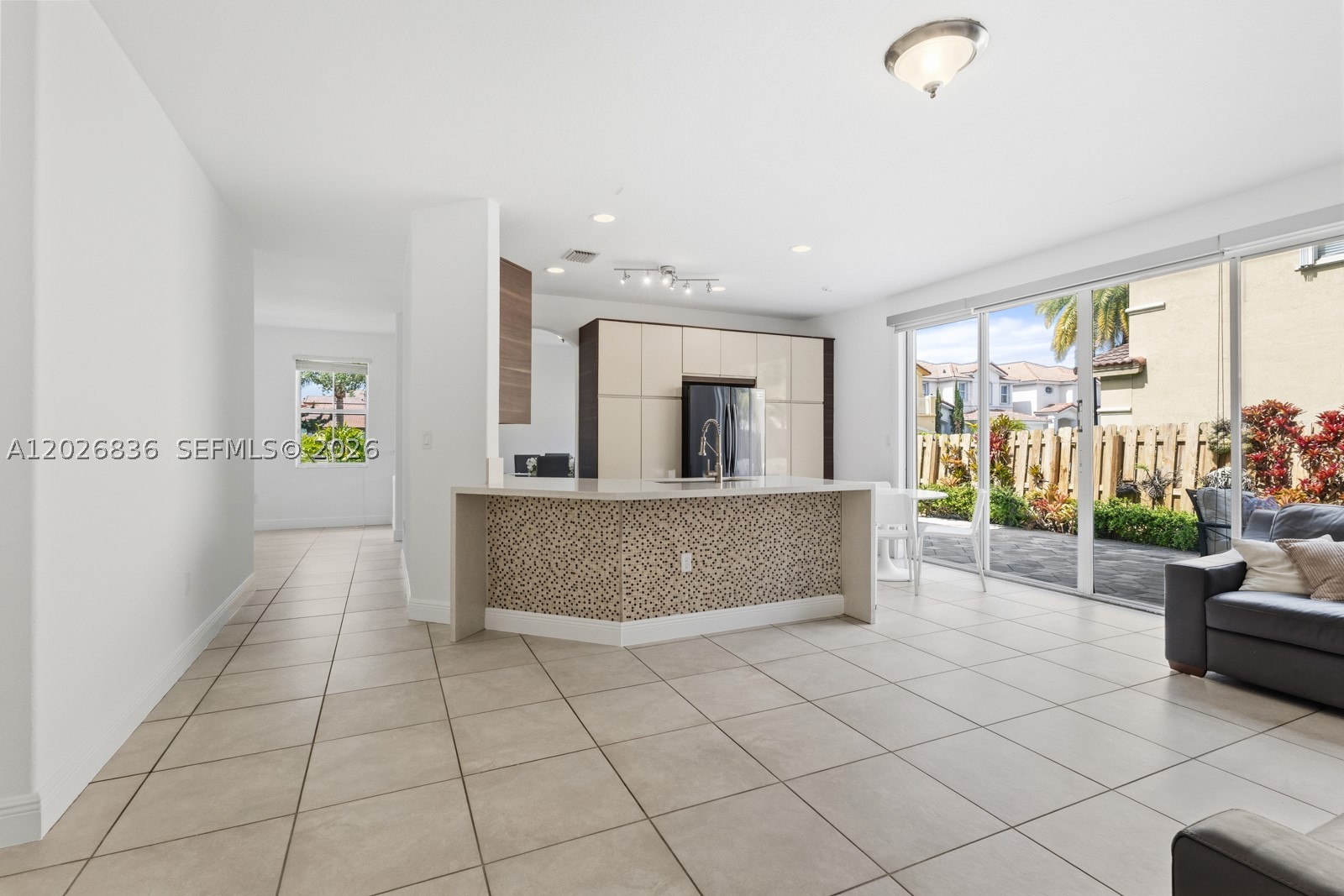ISLANDS AT DORAL TOWNHOME - Residential