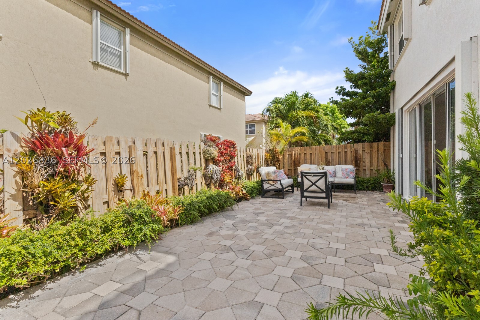 ISLANDS AT DORAL TOWNHOME - Residential