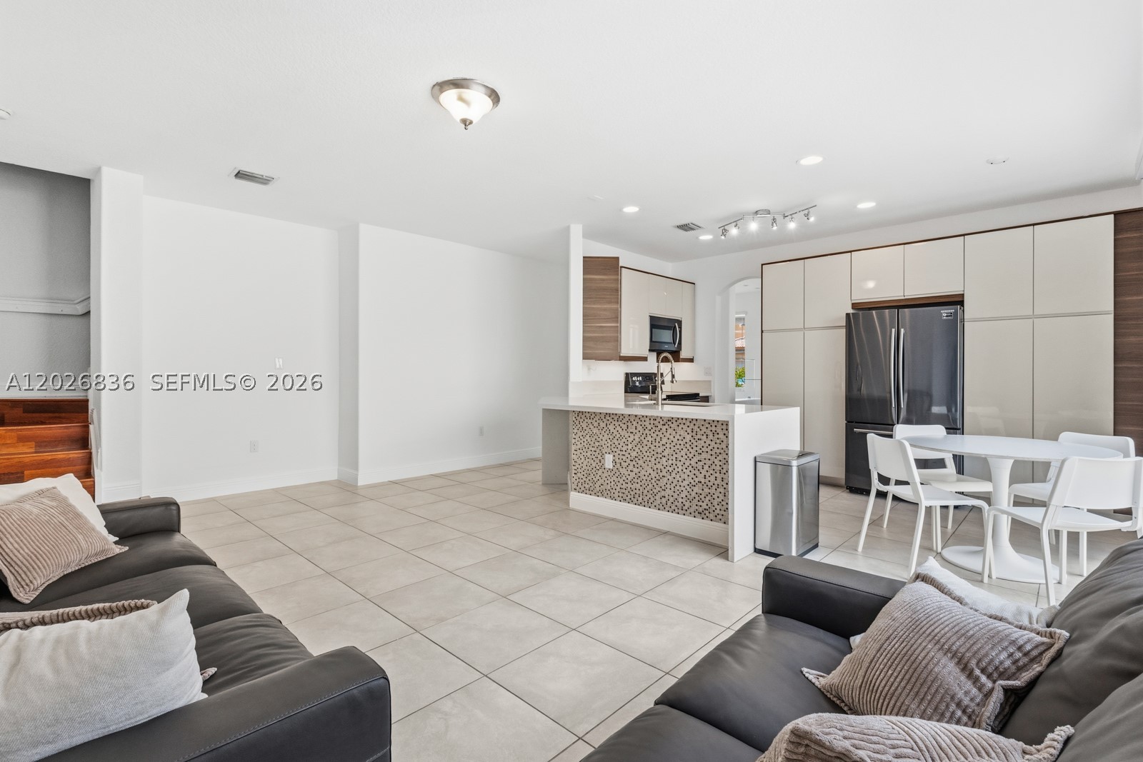 ISLANDS AT DORAL TOWNHOME - Residential