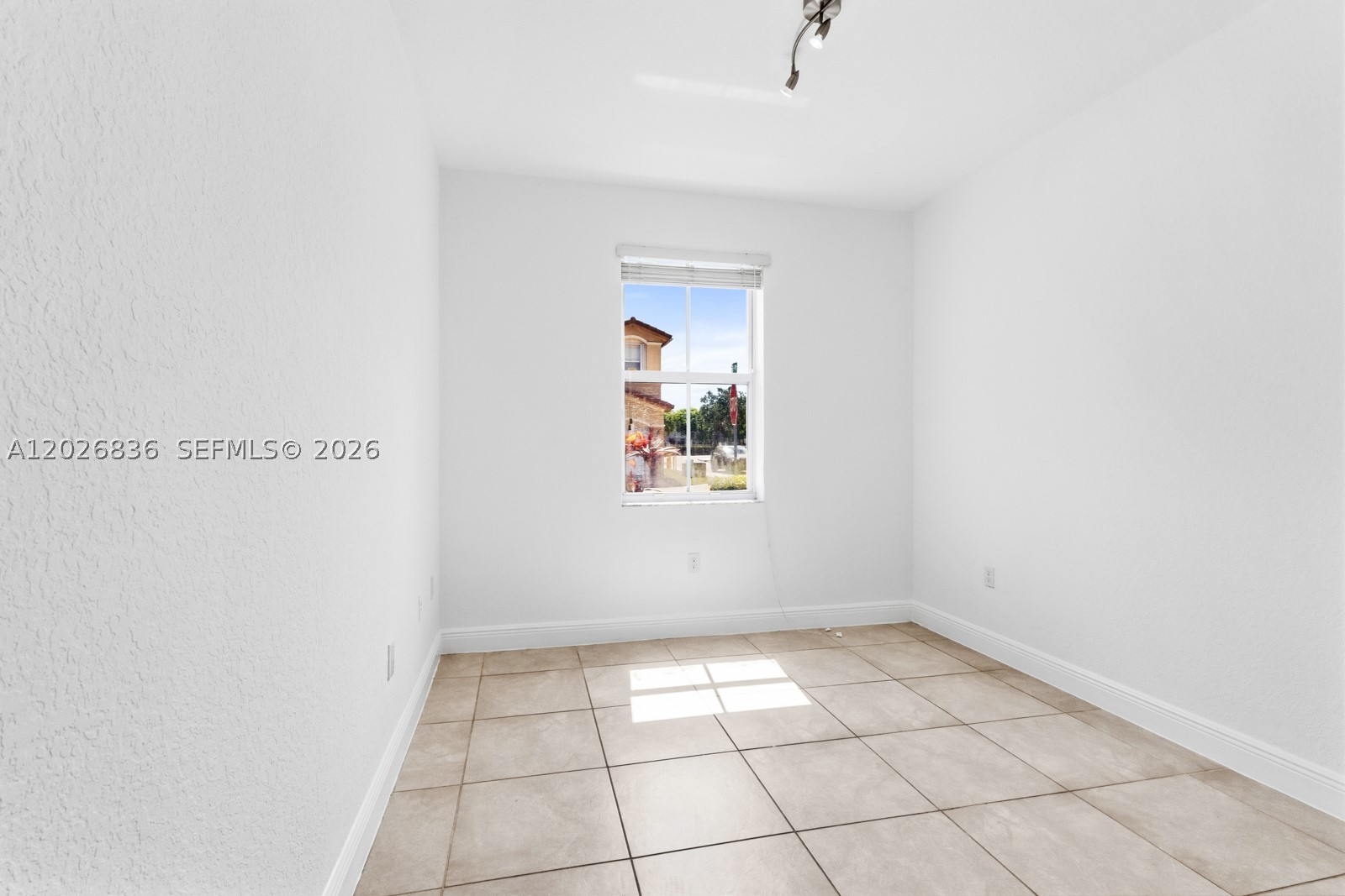 ISLANDS AT DORAL TOWNHOME - Residential