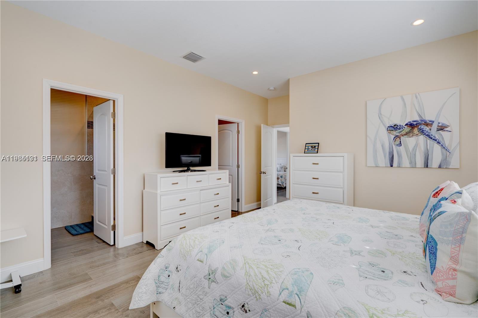 OCEAN ISLE ESTATE - Residential