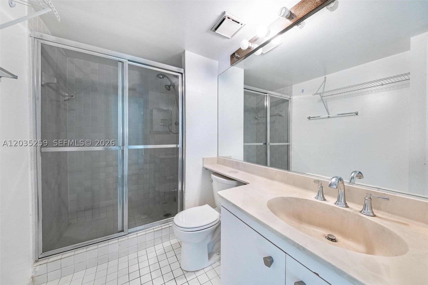 TOWERS OF QUAYSIDE CONDO - Residential