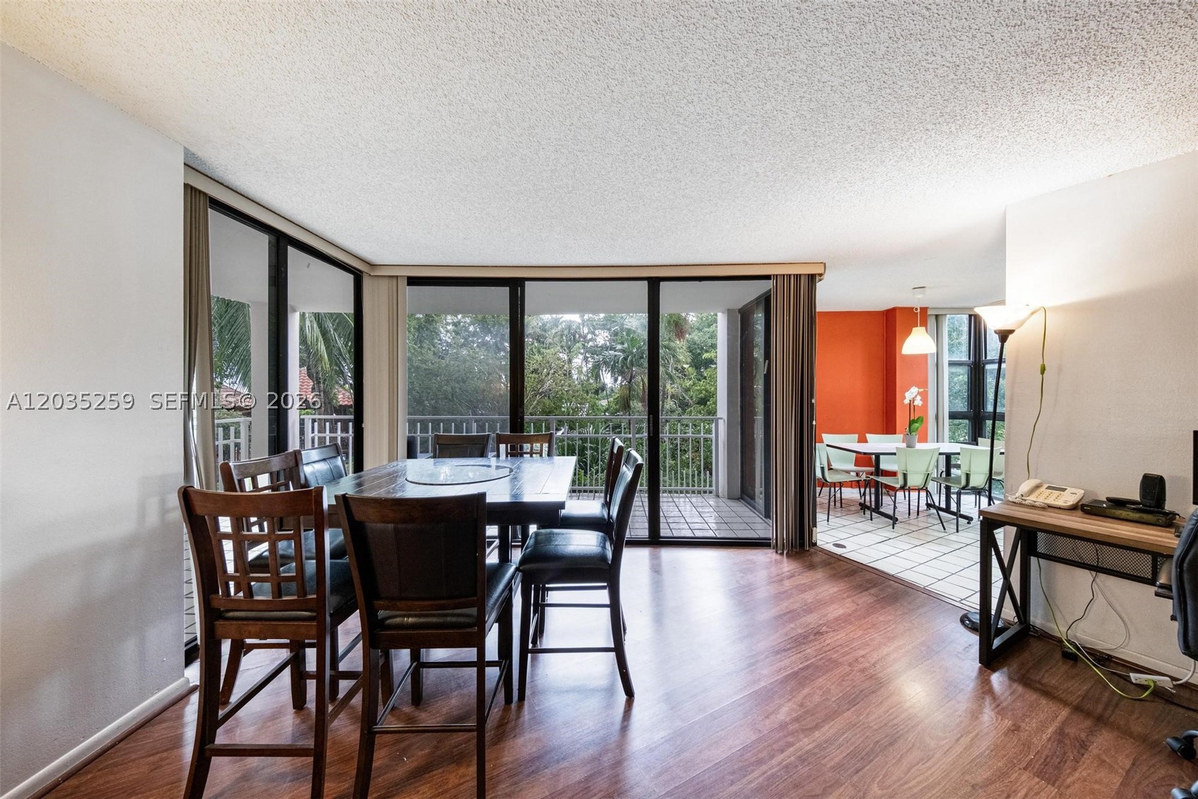 TOWERS OF QUAYSIDE CONDO - Residential